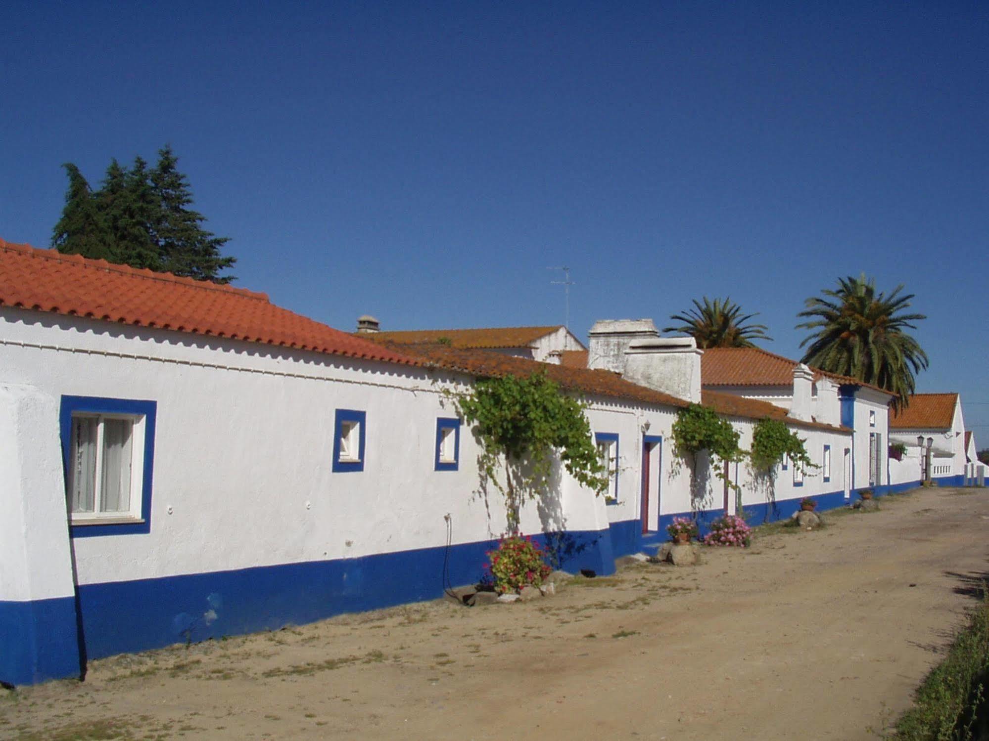 Monte Da Serralheira Agro Turismo Евора Екстериор снимка